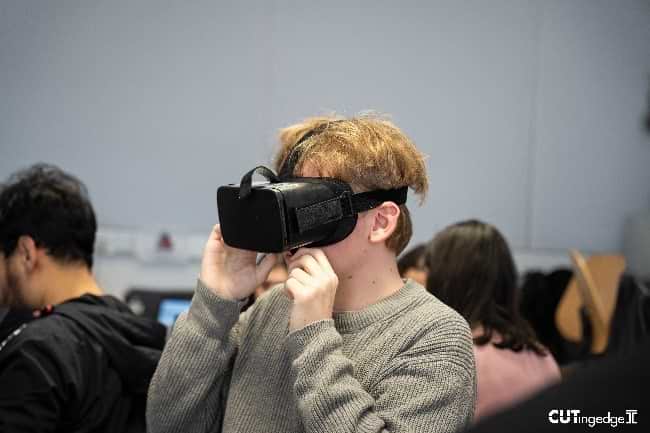 Social Augmentation through XR Technologies