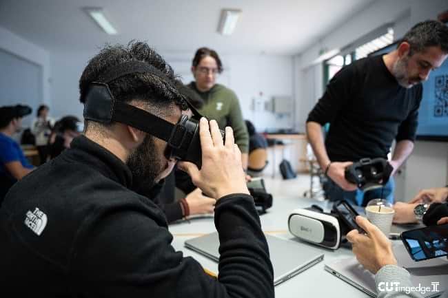 Social Augmentation through XR Technologies